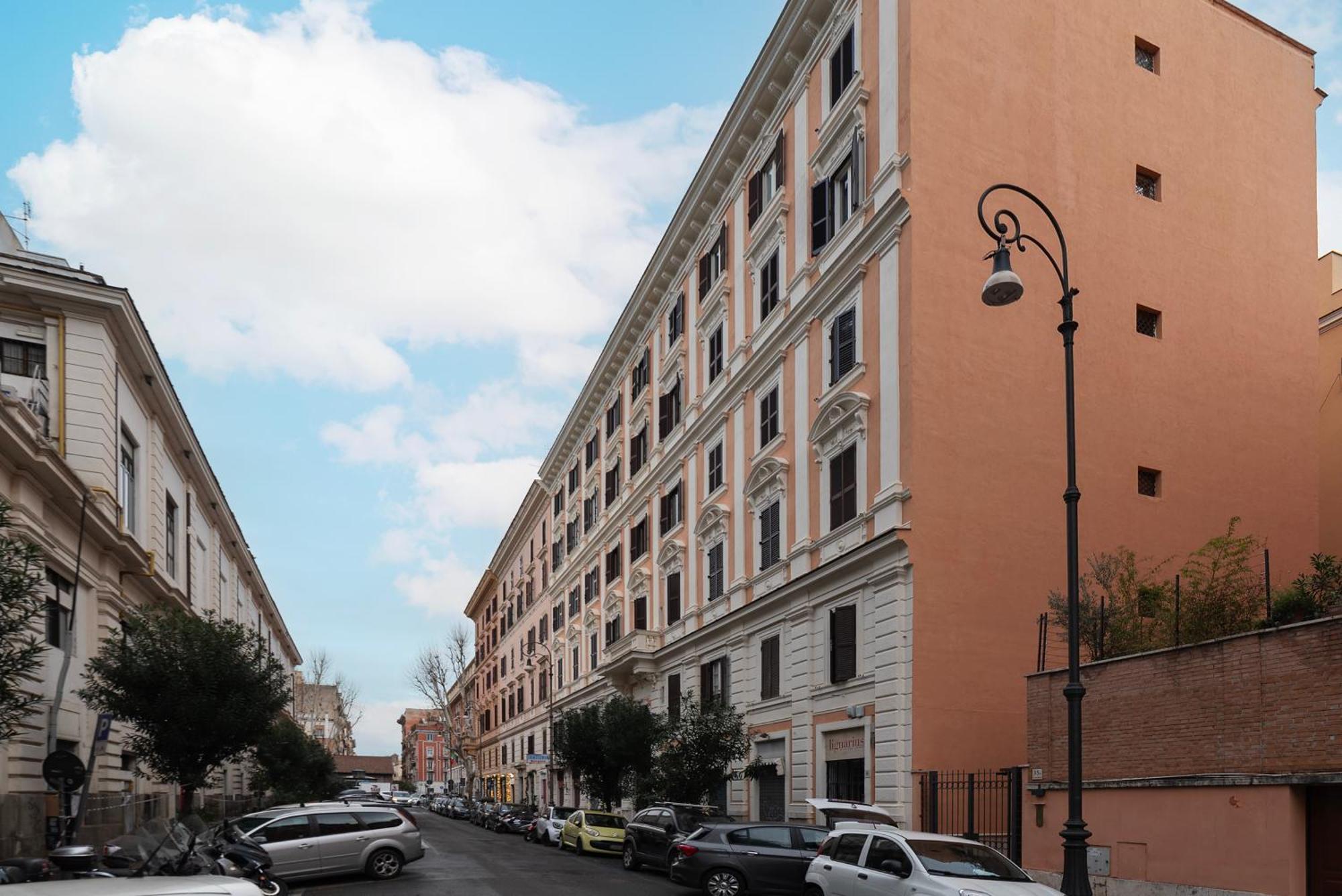 Terme Di Traiano Apartment - 10 Min Dal Colosseo Roma Ngoại thất bức ảnh