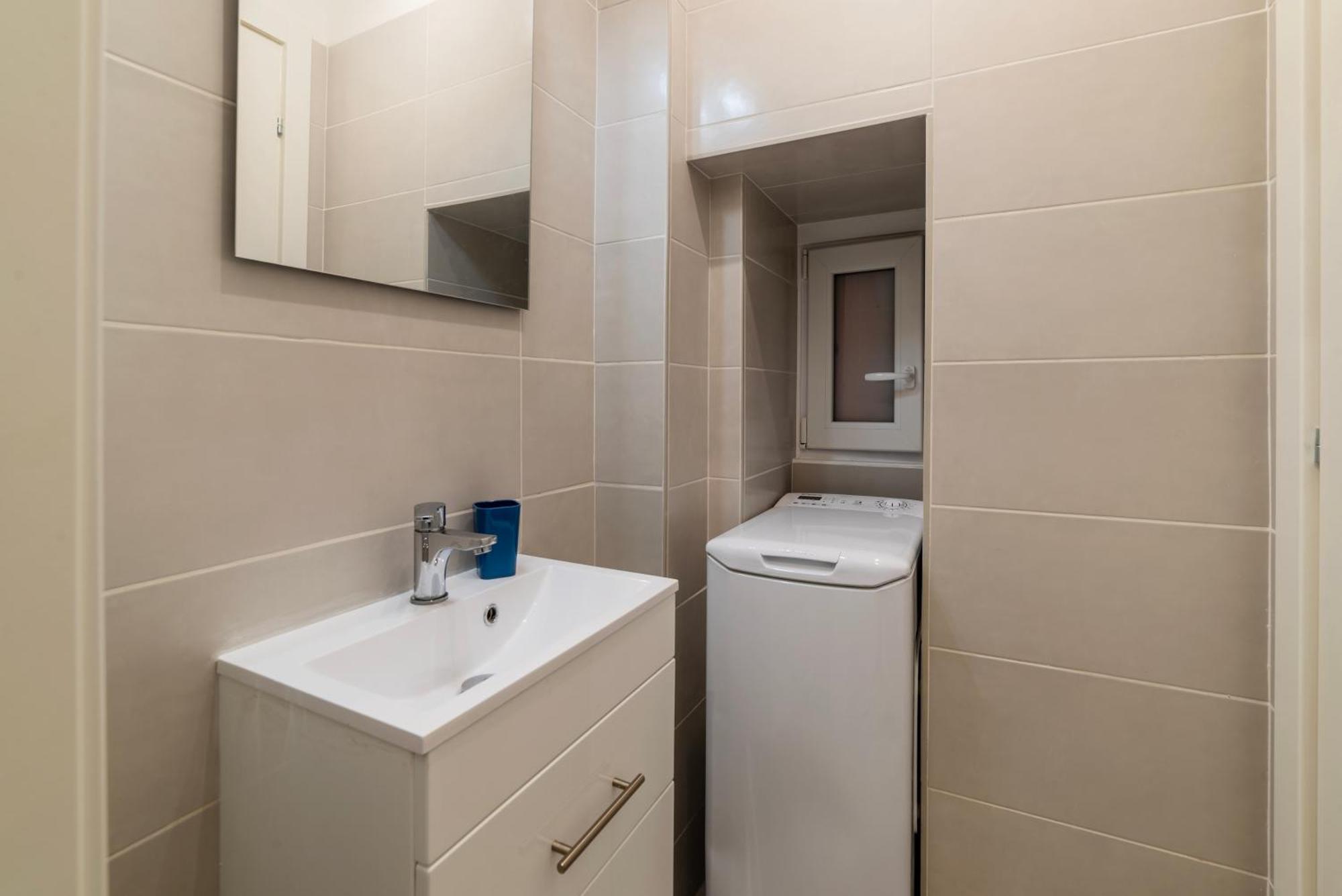 Terme Di Traiano Apartment - 10 Min Dal Colosseo Roma Ngoại thất bức ảnh
